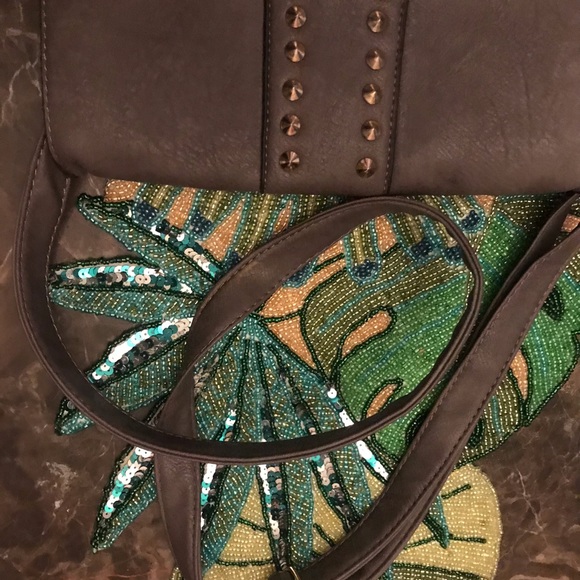 Grey and gold purse - Picture 2 of 6